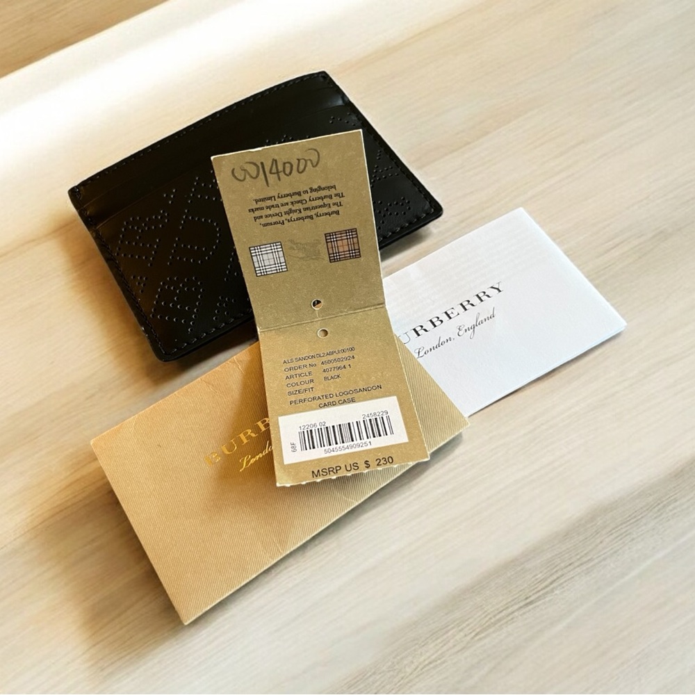 Burberry card holder with dust bag and box. - Picture 7 of 7